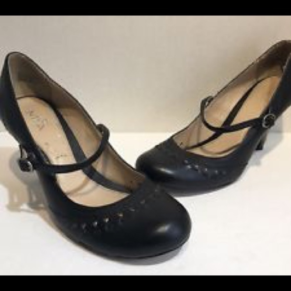 Black Sweetheart Mary Jane Heels